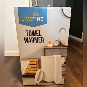 LIVEFINE LUXURY White Towel Warmer